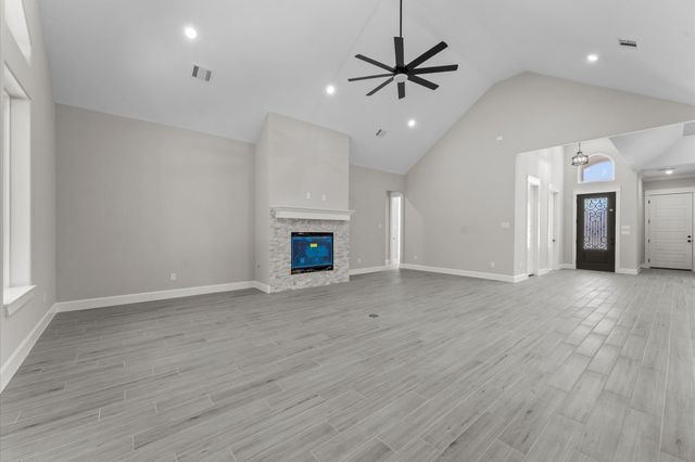 40 Stanford Court, Montgomery, TX 77356
