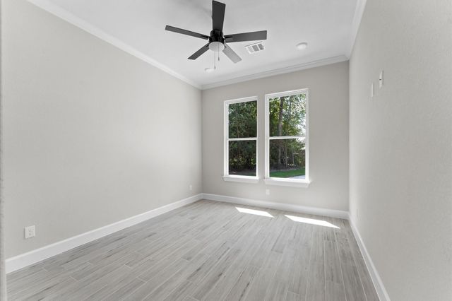 40 Stanford Court, Montgomery, TX 77356