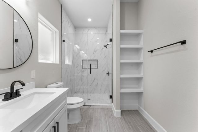 40 Stanford Court, Montgomery, TX 77356