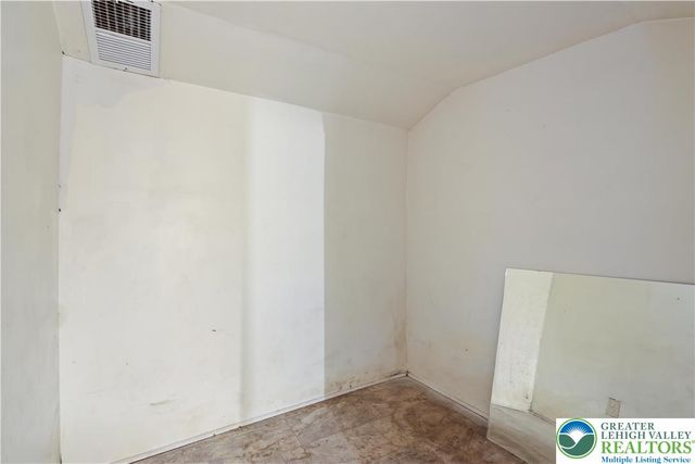 949 Wyandotte Street, Bethlehem City, PA 18015