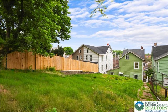 949 Wyandotte Street, Bethlehem City, PA 18015