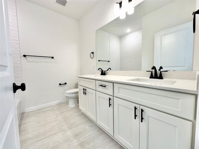 580 Treadwell LN, Kyle, TX 78640