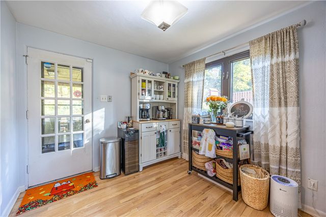 624 Fort Couch Rd, Upper St Clair, PA 15241