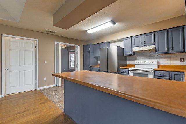 270 S Meadowlark Street, Fair Grove, MO 65648