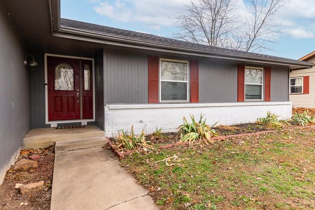 270 S Meadowlark Street, Fair Grove, MO 65648