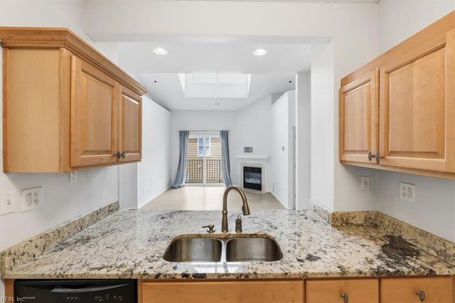 2320 Sea Shell Rd Apt 203, Virginia Beach, VA 23451