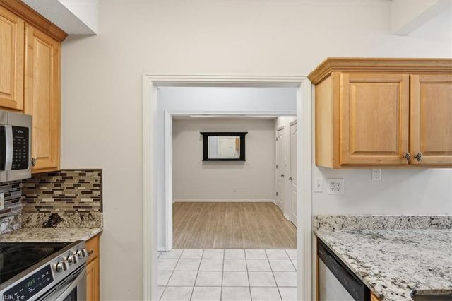 2320 Sea Shell Rd Apt 203, Virginia Beach, VA 23451