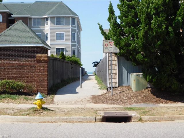 2320 Sea Shell Rd Apt 203, Virginia Beach, VA 23451
