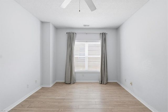 2320 Sea Shell Rd Apt 203, Virginia Beach, VA 23451