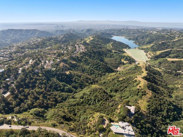 3075 Nicada, Los Angeles, CA 90077