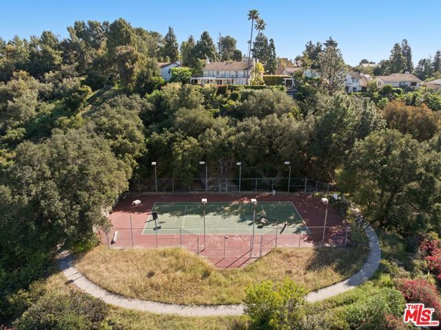 3075 Nicada, Los Angeles, CA 90077