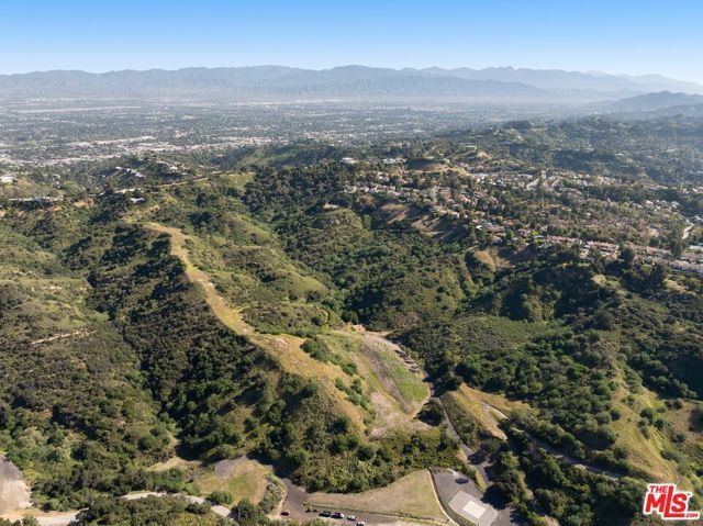 3075 Nicada, Los Angeles, CA 90077
