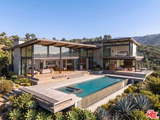3075 Nicada, Los Angeles, CA 90077