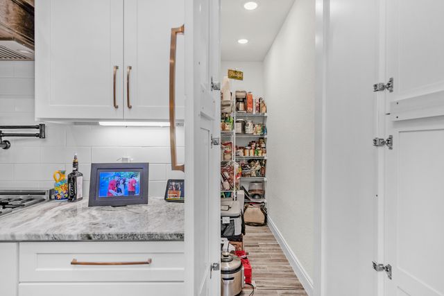 6996 Turnberry Circle, Navarre, FL 32566