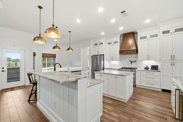 6996 Turnberry Circle, Navarre, FL 32566