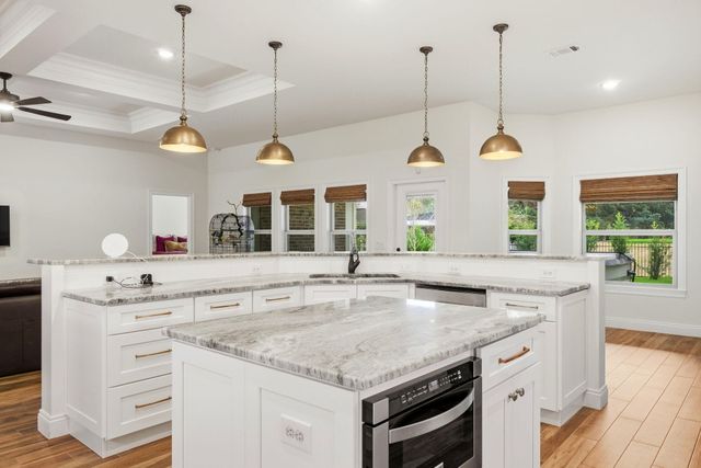 6996 Turnberry Circle, Navarre, FL 32566