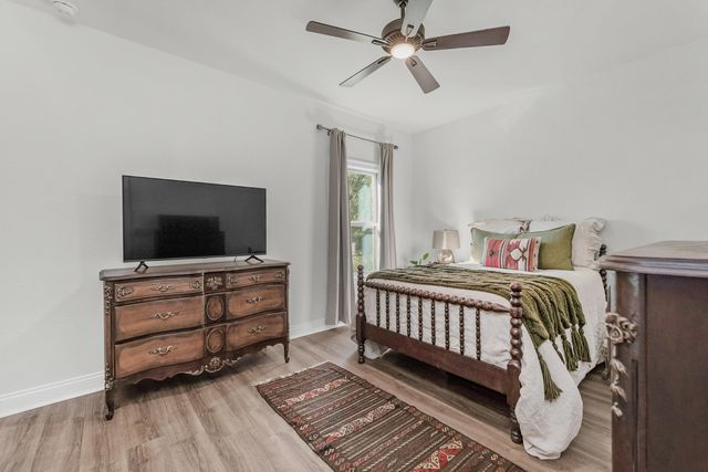 6996 Turnberry Circle, Navarre, FL 32566