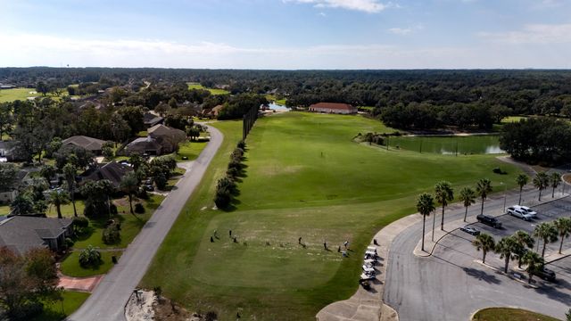 6996 Turnberry Circle, Navarre, FL 32566