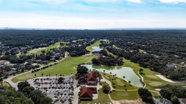 6996 Turnberry Circle, Navarre, FL 32566