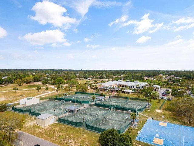 6996 Turnberry Circle, Navarre, FL 32566