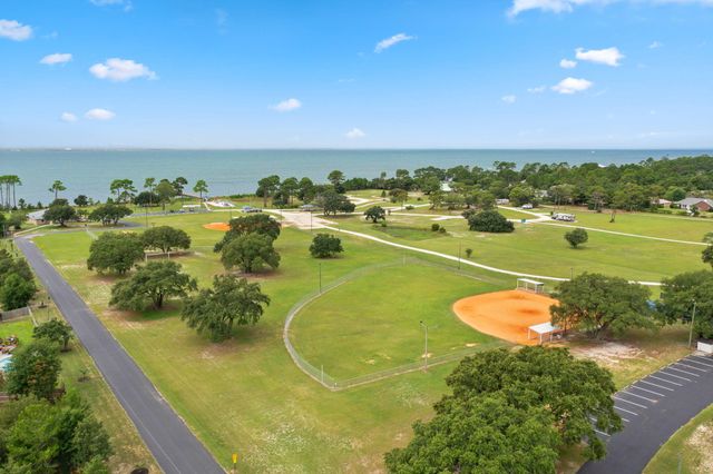 6996 Turnberry Circle, Navarre, FL 32566