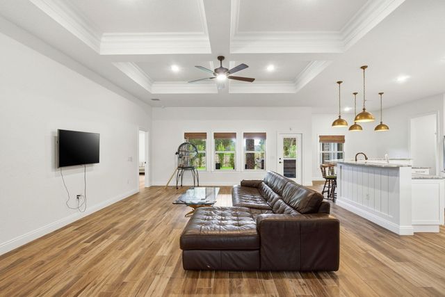 6996 Turnberry Circle, Navarre, FL 32566