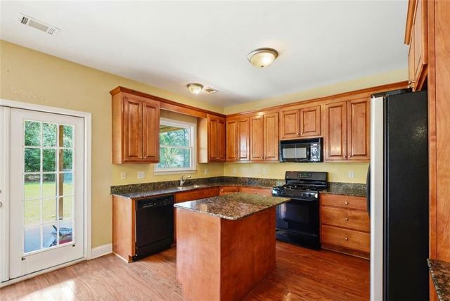 3420 Bulloch Lake Road, Loganville, GA 30052
