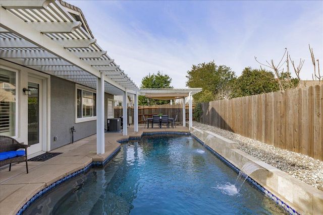 151 Cognac Cir, Sacramento, CA 95835