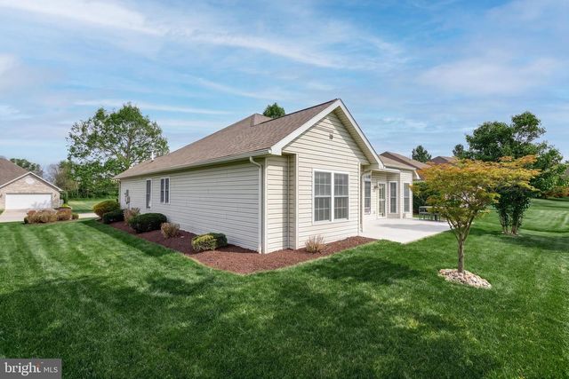 61 LONGWOOD DR, Mechanicsburg, PA 17050