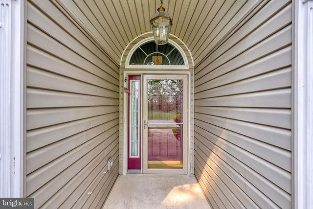61 LONGWOOD DR, Mechanicsburg, PA 17050