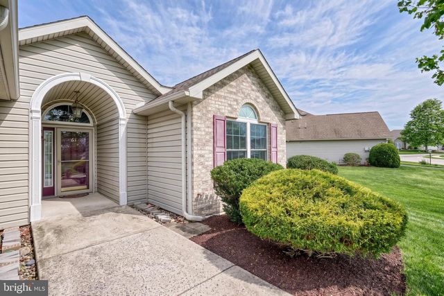 61 LONGWOOD DR, Mechanicsburg, PA 17050