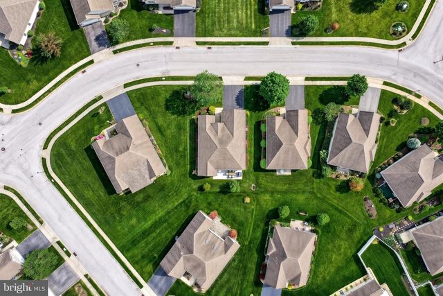 61 LONGWOOD DR, Mechanicsburg, PA 17050