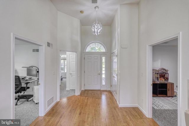 61 LONGWOOD DR, Mechanicsburg, PA 17050