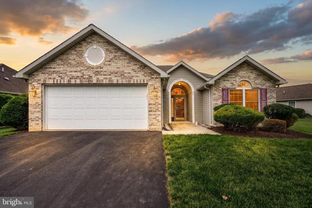 61 LONGWOOD DR, Mechanicsburg, PA 17050