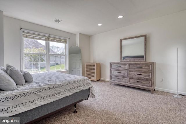 61 LONGWOOD DR, Mechanicsburg, PA 17050
