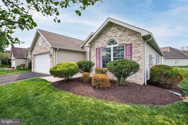 61 LONGWOOD DR, Mechanicsburg, PA 17050