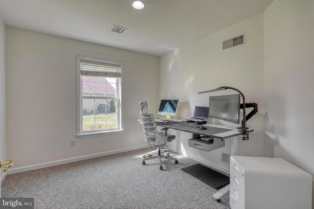 61 LONGWOOD DR, Mechanicsburg, PA 17050