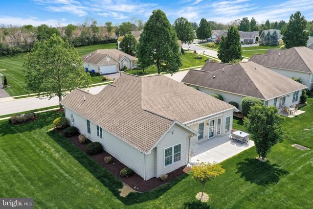 61 LONGWOOD DR, Mechanicsburg, PA 17050