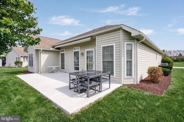 61 LONGWOOD DR, Mechanicsburg, PA 17050