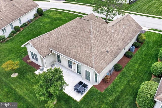 61 LONGWOOD DR, Mechanicsburg, PA 17050
