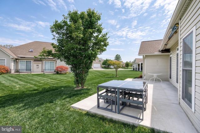 61 LONGWOOD DR, Mechanicsburg, PA 17050
