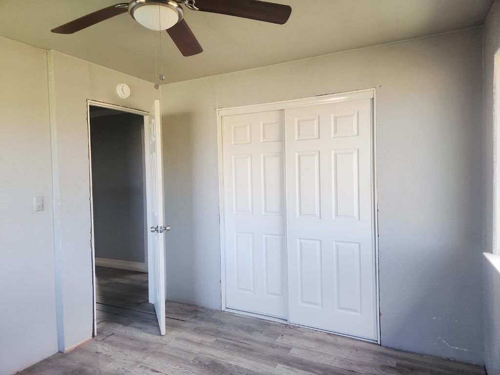 Image 12 of property listing at 22136 Fairfax Avenue, Lemoore, CA 93245