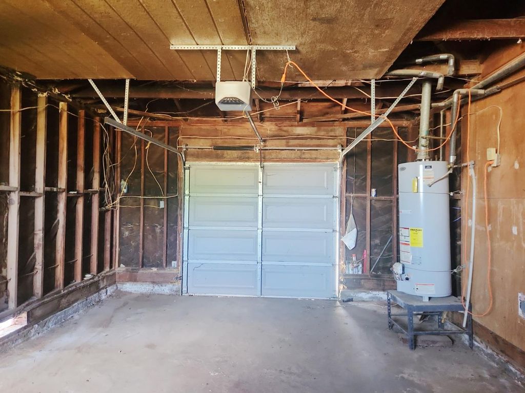 Image 16 of property listing at 22136 Fairfax Avenue, Lemoore, CA 93245