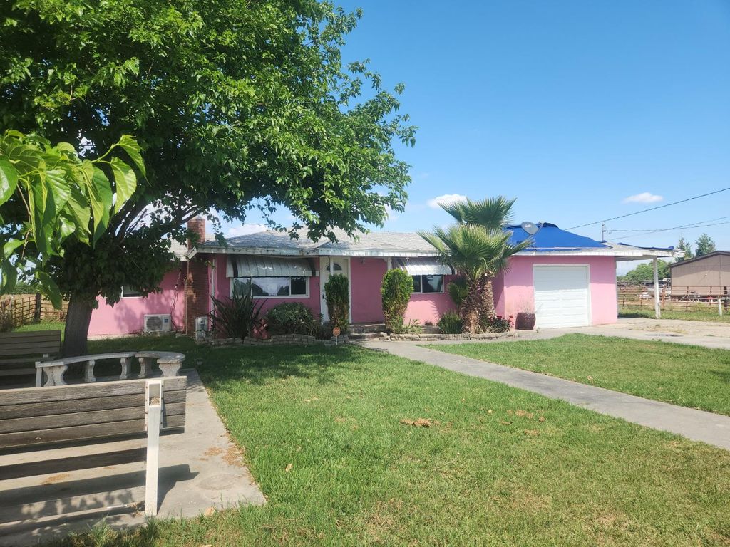 Image 17 of property listing at 22136 Fairfax Avenue, Lemoore, CA 93245