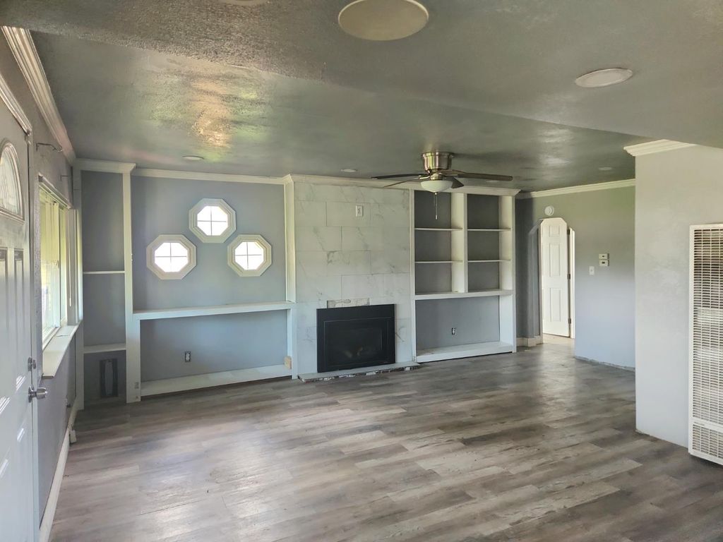 Image 7 of property listing at 22136 Fairfax Avenue, Lemoore, CA 93245
