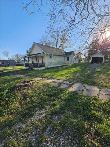 310 MCCLELLAN Street, Murray, IA 50174
