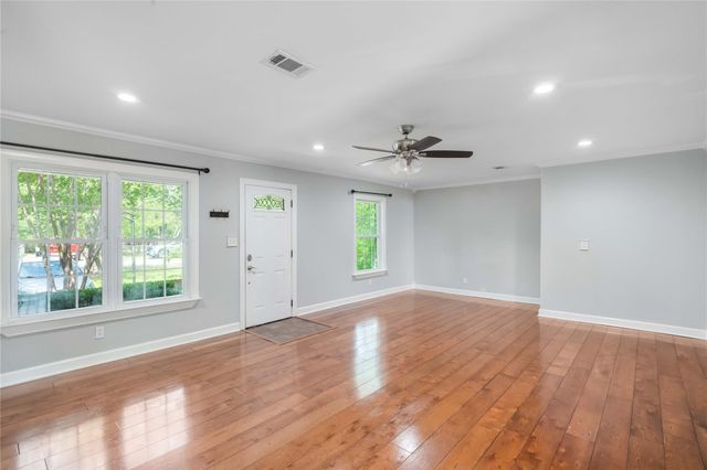 206 S Mustang Ave, Cedar Park, TX 78613