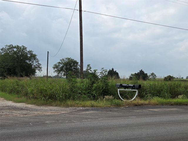 109 Prairie LN, Elgin, TX 78621