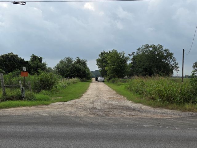 109 Prairie LN, Elgin, TX 78621