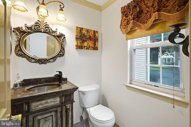 10 BURR CT, Plainsboro, NJ 08536
